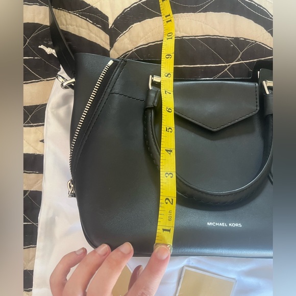 NWT MICHAEL KORS Blakely Black Leather Tote Bag w/ Dust Bag - Picture 11 of 12